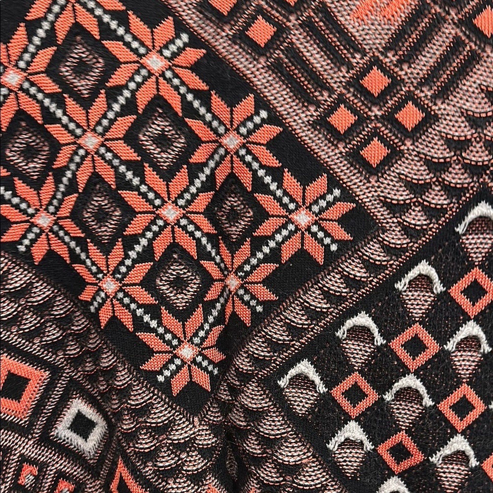 Anthropologie Charlie & Robin Geometric Crew Neck Sweater Black Red Large - Picture 13 of 13